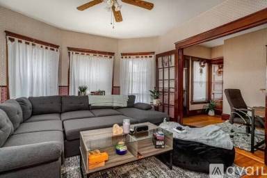 Main picture of 33 Hancock St