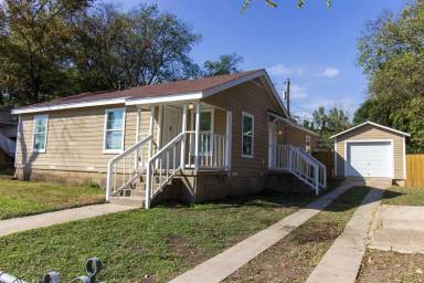 Main picture of 1111 Coffield St