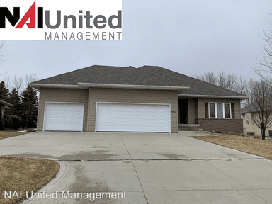 Main picture of 685 Bluestem Trl