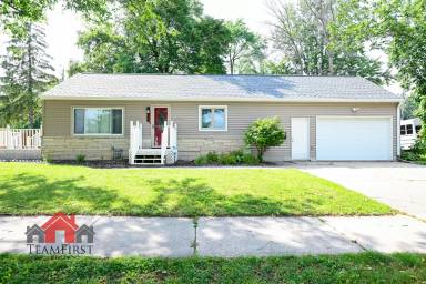 Main picture of 1744 10th Ave