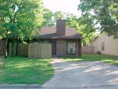 Main picture of 2826-2828 Forest Bend