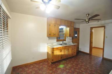 Main picture of 1111 Retlaw St NW