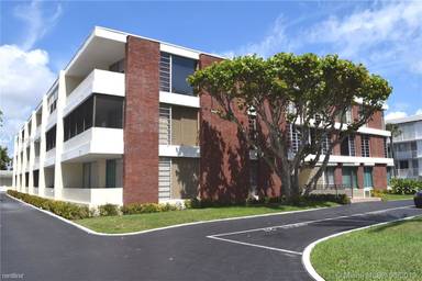 Main picture of 10210 Collins Ave