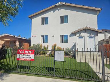 Main picture of 439 W 71st St