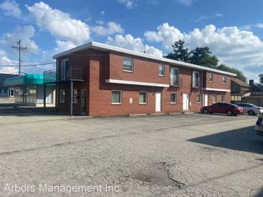 Main picture of 902 Lincoln Hwy