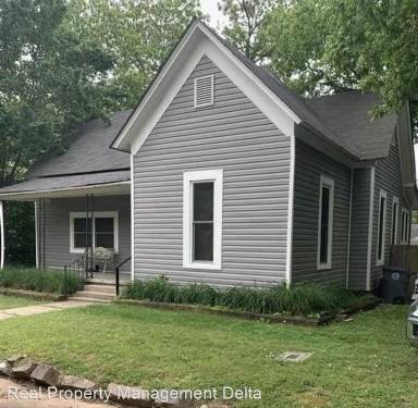 Main picture of 701 W Academy Ave