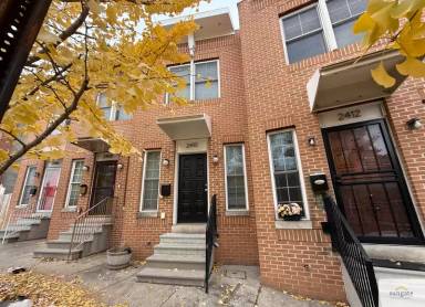 Main picture of 2410 E Fayette St