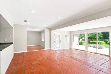 Main picture of 3005 Village Dr