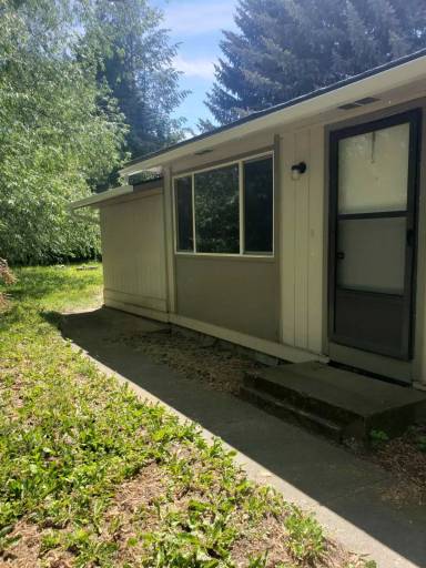 Main picture of 1212 S Hanson Ave