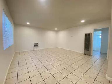 Main picture of 1495 Bassett Dr