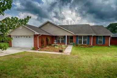 Main picture of 140 Spirit Dr