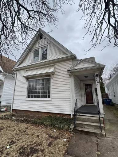 Main picture of 240 Dexter St