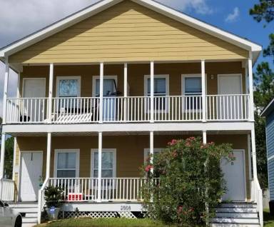 Main picture of 2504 Gladiolus St