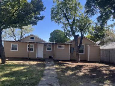 Main picture of 208 S McMasters St