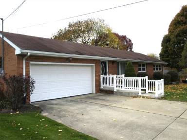 Main picture of 5601 Thunderbird Cir NW
