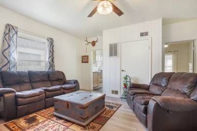 Main picture of 1009 8th St