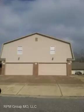 Main picture of 927 W Black St