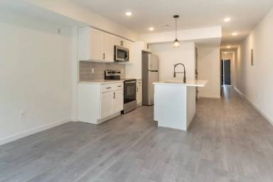 Main picture of 6604 Lansdowne Ave