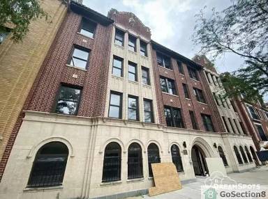 Main picture of 4625 S Drexel Blvd