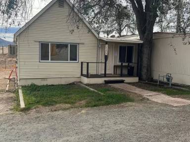 Main picture of 35275 Radeleff Ave