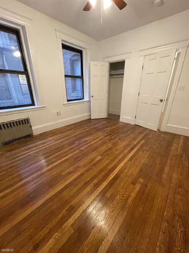 Main picture of 121 Saint Stephen St