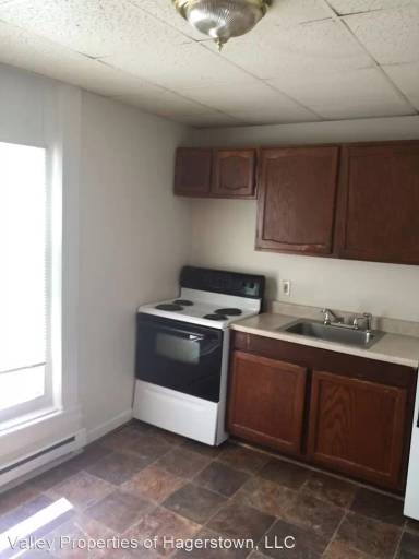 Main picture of 136 N Potomac St