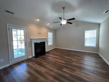 Main picture of 223 Bayleaf Dr
