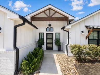 Main picture of 7119 Rosado Dr