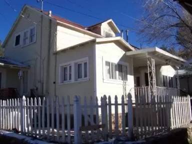 Main picture of 409 S 1st St