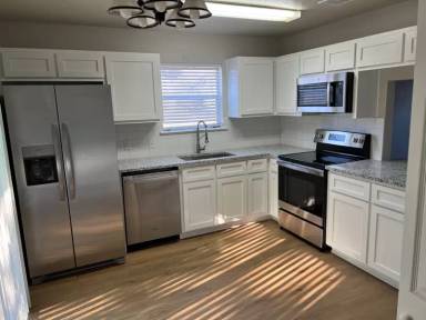 Main picture of 2502 American Dr
