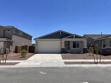 Main picture of 17333 W Pershing St