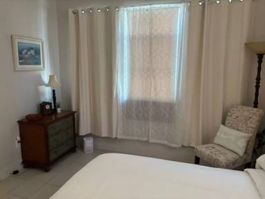 Main picture of 714 E Victory Dr