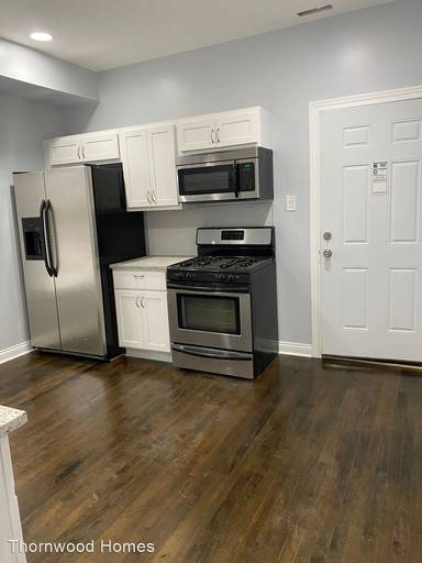 Main picture of 627 E 89th Pl
