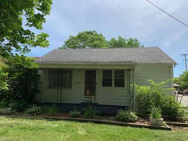 Main picture of 211 Lee Ave