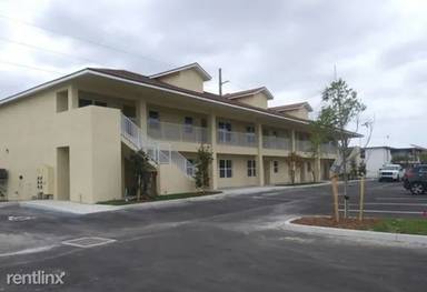 Main picture of 1110 SW 47th Ter