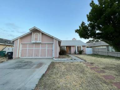 Main picture of 802 W Avenue H2