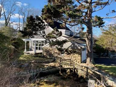 Main picture of 6 Spring Hill Rd