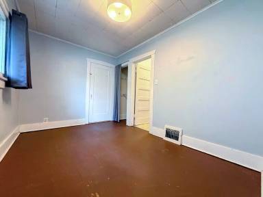 Main picture of 409 S University St