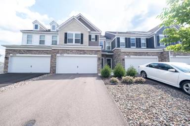 Main picture of 17904 Giants Way