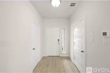Main picture of 401 Saddle Ln