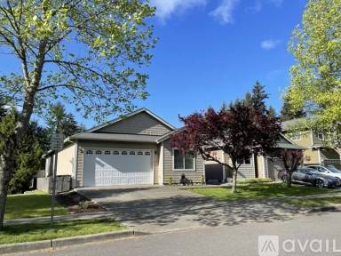 Main picture of 4444 20th Way NE