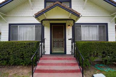 Main picture of 3750 Taft St