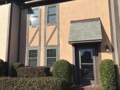 Main picture of 2020 English Dr SW