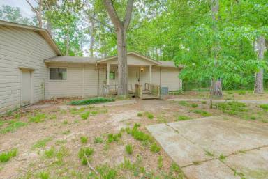 Main picture of 330 Oak Tree Dr