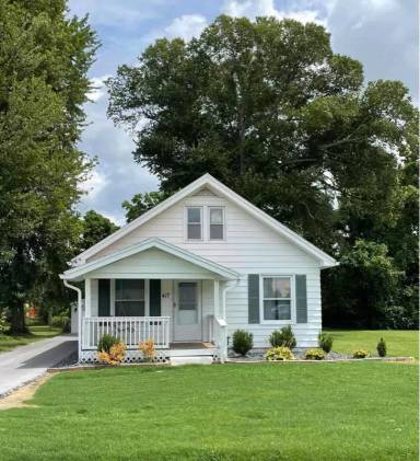 Main picture of 417 Roberts Ave