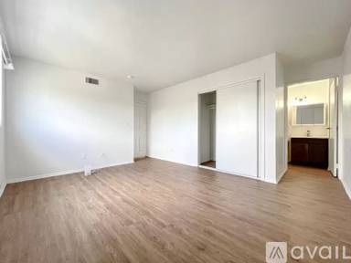 Main picture of 14746 Delano St