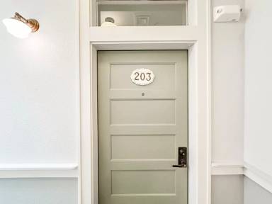 Main picture of 441 State St