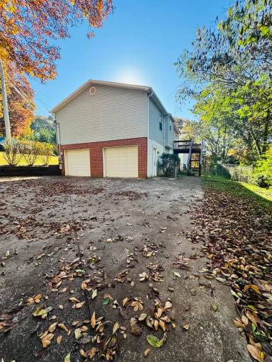 Main picture of 1221 Overton Ln
