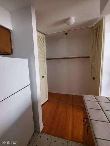 Main picture of 6250 N Kenmore Ave