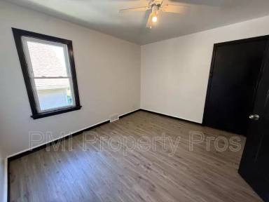 Main picture of 3630 W Nash St